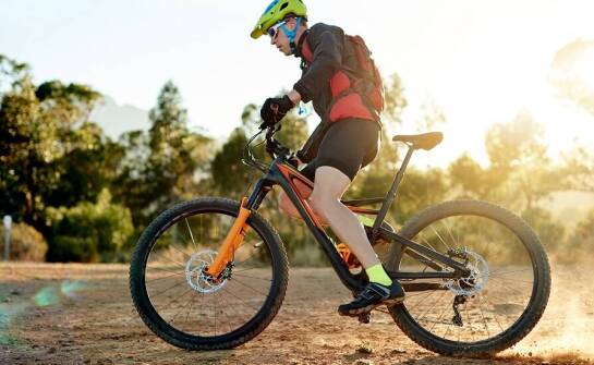 Jakie trendy dominują w projektowaniu nowoczesnych górskich rowerów Kross?