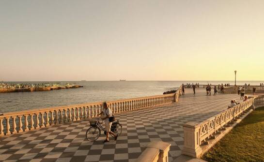 Komfortowe pokoje przy promenadzie w Świnoujściu – idealne dla miłośników spacerów.