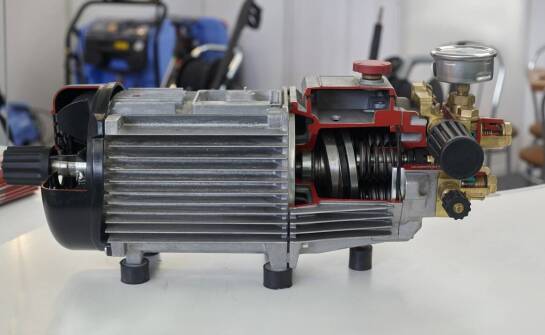 Proces zakupu online pomp ABS – co warto wiedzie ć?