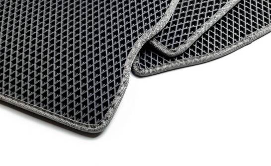 Ażurowa mata gumowa – jak wpływa na komfort użytkowników w centrach handlowych?