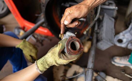 Jakie korzyści niesie dwuletnia gwarancja na naprawy pomp ABS?