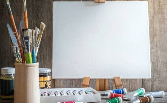 Jak malarskie krosna wpływają na proces tworzenia dzieł sztuki?