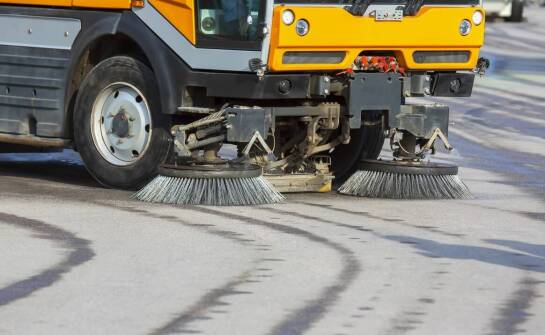 Jakie innowacje w zakresie czystości przestrzeni publicznych wprowadza firma sprzątająca?