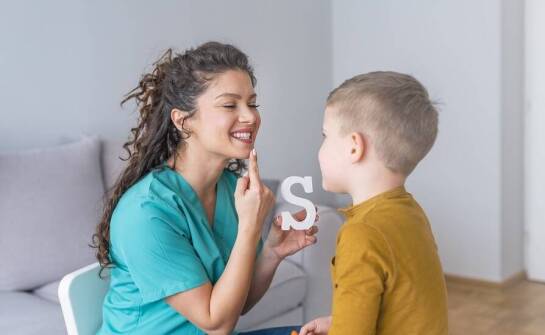 Rola terapii zajęciowej w integracji społecznej dzieci z mowy zaburzeniami