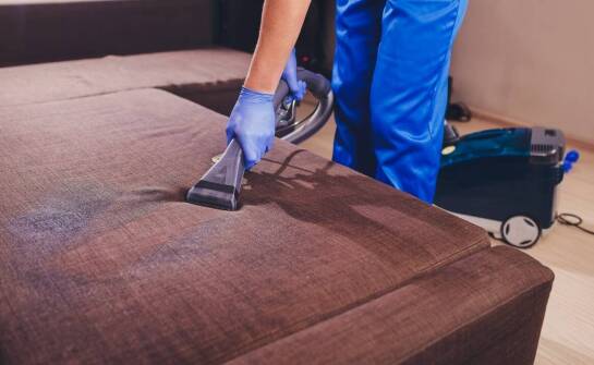Kompleksowe usługi prania tapicerki – co obejmuje oferta?