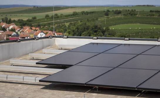 Wpływ technologii fotowoltaicznej na konstrukcję płaskich dachów