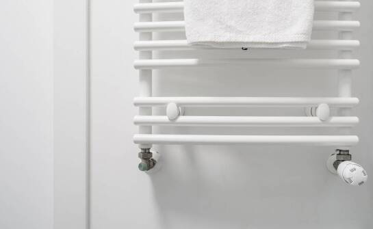 Wpływ designu grzejników na wystrój w łazience