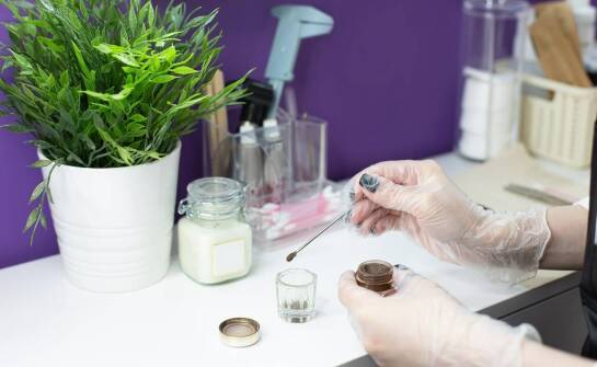 Jakie znaczenie ma indywidualne podejście do projektowania słoików w branży kosmetycznej?