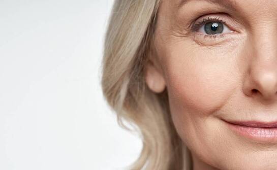 Jakie są różnice między botoksem a kwasem hialuronowym w redukcji zmarszczek?