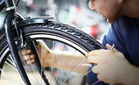 Jakie opony wybrać do dirtowego roweru na różne nawierzchnie?