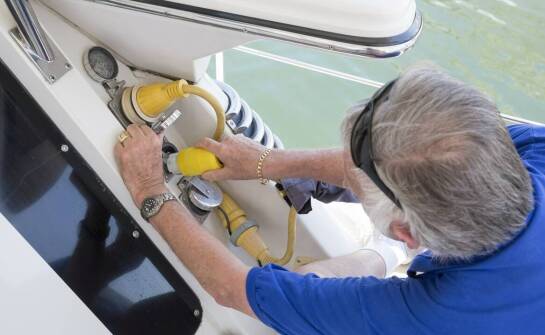 Jak skuteczny serwis morskiej elektroniki przyczynia się do ochrony środowiska morskiego?