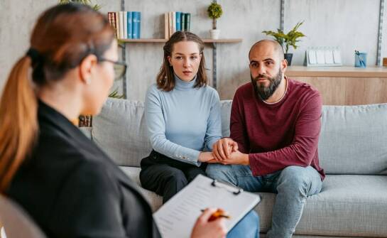 Znaczenie domowych wizyt w terapii uzależnień od alkoholu