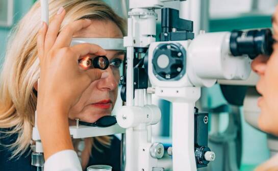 Zaćma wtórna a różnice w przebiegu u poszczególnych pacjentów.