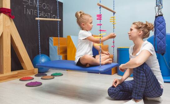 Jakie są wyzwania w terapii integracji sensorycznej dla dzieci z ADHD?