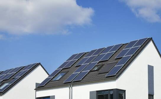 Jakie rozwiązania zwiększają komfort życia w domach z szeregowej zabudowy?