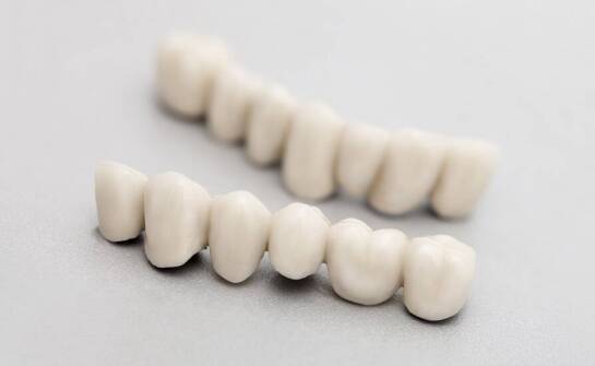Protetyka w Bieruniu – jakie są najnowsze techniki stosowane przez dentystów?