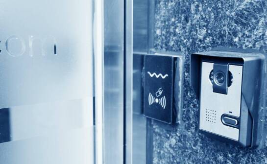 IP domofony jako element inteligentnego zarządzania budynkiem