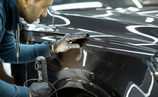 W jaki sposób autoryzowany serwis Skody dba o jakość napraw blacharsko-lakierniczych?