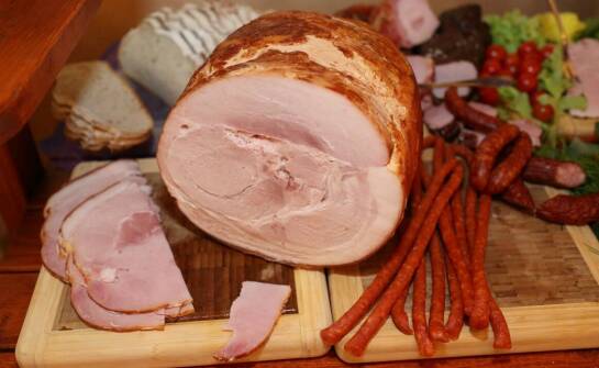 Dlaczego warto wybierać tradycyjne wędliny z naszego mięsnego zakładu przetwórstwa?