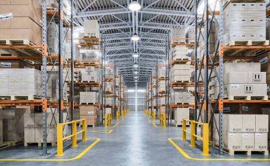 Jak centrum dystrybucyjne wpływa na efektywność realizacji zamówień?