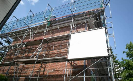 Jakie są korzyści z długoterminowego wynajmu warszawskiego rusztowania?