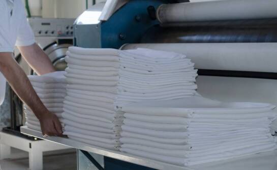 Jaka jest rola praktyk ekologicznych w produkcji składanych ręczników?