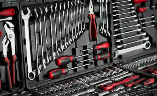 Jakie są kluczowe zalety nowoczesnych systemów do zarządzania narzędziami?