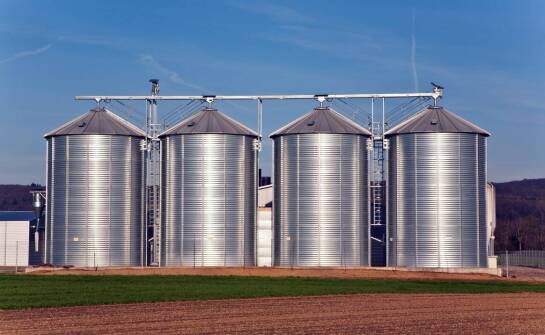 Wpływ współpracy z instytucjami badawczymi na rozwój technologii silosów do kukurydzy