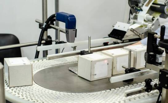 Rola samoprzylepnych etykiet w identyfikacji produktów