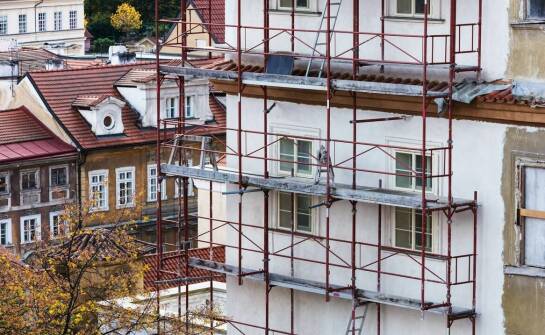 Proces adaptacji istniejących budynków w kontekście nowoczesnych architektonicznych koncepcji
