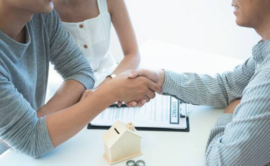 Rola pośrednika w zabezpieczaniu interesów sprzedającego mieszkania