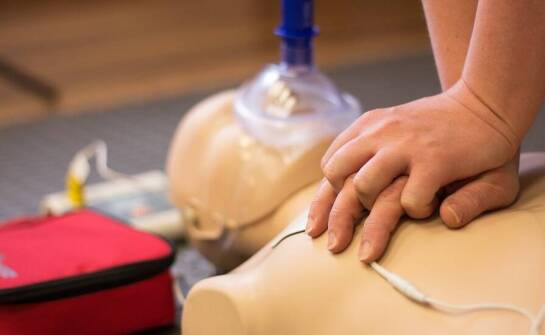 Jak szkolenia z przedmedycznej pierwszej pomocy mogą uratować życie?