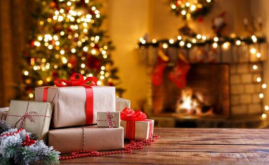 Prezenty pod choinkę, które przynoszą radość – jak wybrać te najpiękniejsze?