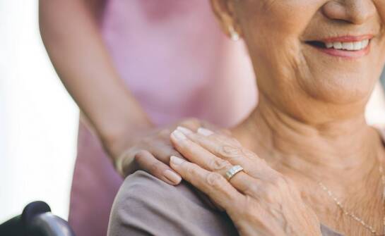 Jak planować budżet na rehabilitację dla seniora w prywatnym ośrodku?