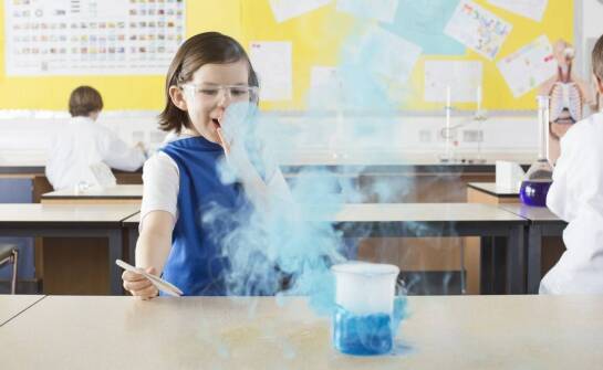 Jak maturalny kurs z chemii może zwiększyć szanse na prestiżowe studia?