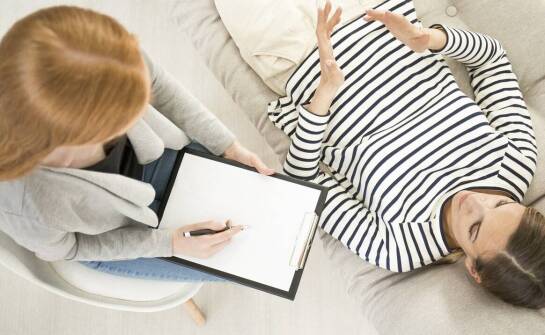 Jakie korzyści niesie ze sobą psychoterapia dla kobiet po stracie ciąży?