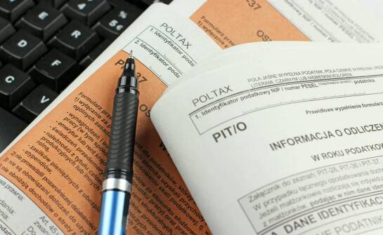 Jakie są kluczowe terminy związane z przepisami prawa celnego?