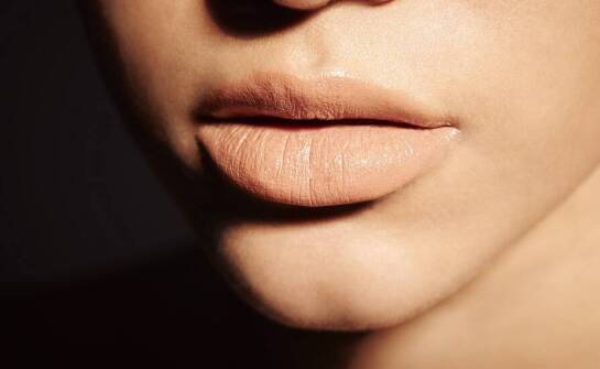 Jakie są korzyści z powiększania ust za pomocą kwasu hialuronowego?