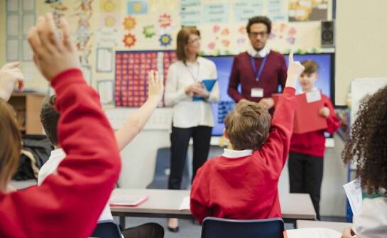 Jak czesne w prywatnej szkole wspiera rozwój umiejętności językowych uczniów?