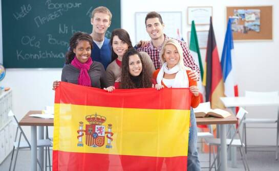 Wyjazdy językowe dla młodzieży – jak połączyć naukę z odkrywaniem kultury?