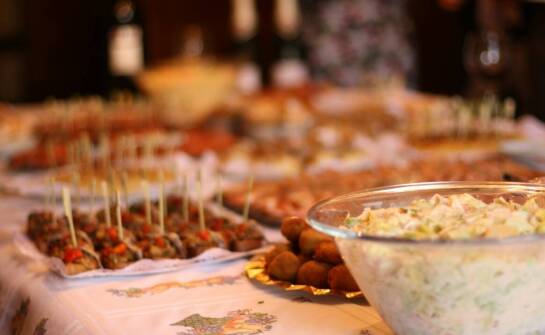 Catering w Małopolsce: różnorodność międzynarodowej kuchni na Twoim przyjęciu