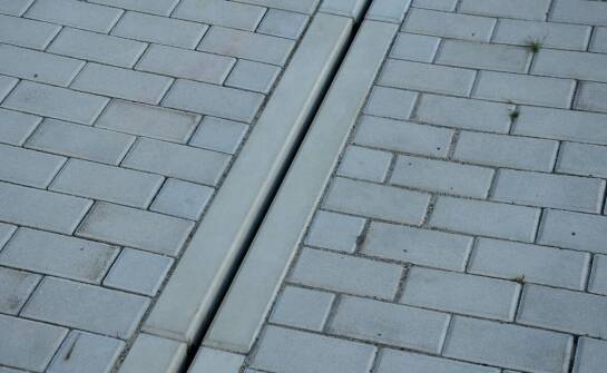 Efektywność energetyczna dzięki zastosowaniu szklanych siatek w nawierzchniach