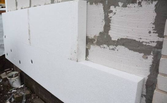 Korzyści z zastosowania fasadowych styropianów w trudnych warunkach klimatycznych