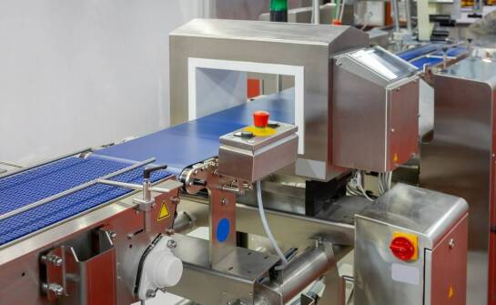 Jak zbudowane są zautomatyzowane technologiczne ciągi w zakładach?