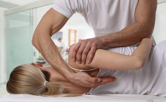 Korzyści z zastosowania manualnej terapii w fizjoterapii