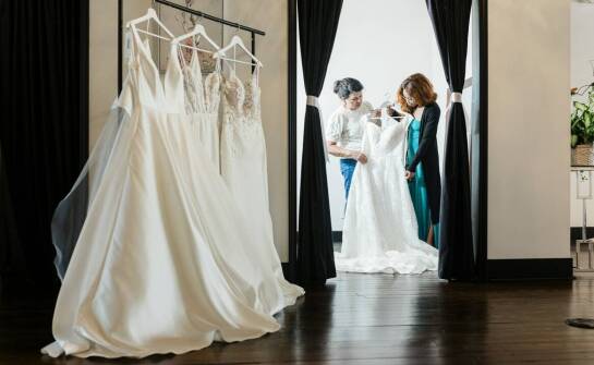 Suknie ślubne wyszczuplające – jak osiągnąć idealny efekt?