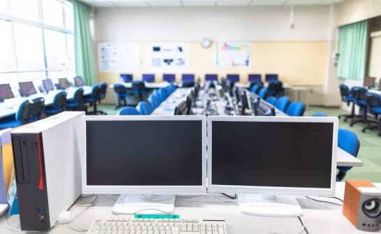 Możliwości personalizacji nauki dzięki interaktywnym monitorom