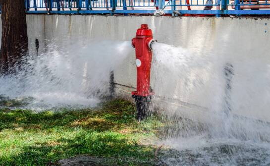 Jak przegląd hydrantów wpływa na bezpieczeństwo przeciwpożarowe w obiektach?