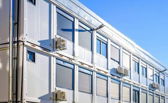 Zalety PCV płyt w nowoczesnych projektach architektonicznych