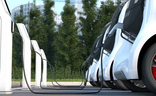 Jak małe elektryczne samochody wpływają na naturalne środowisko w Krakowie?